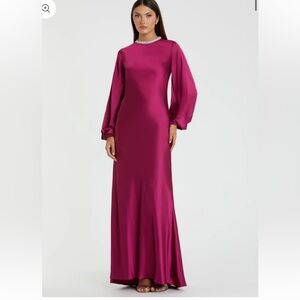 IEENA FOR MAC DUGGAL NEW WITH TAGS 
Beaded High Neck Bishop Sleeve Satin Gown
